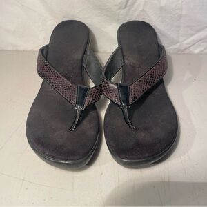 AEROSOLES women’s Black & Brown flip/flop Sandals w/2”wedge size 7